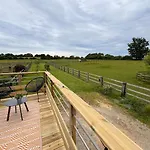 Dans Un Petit Haras Mézidon-Canon
